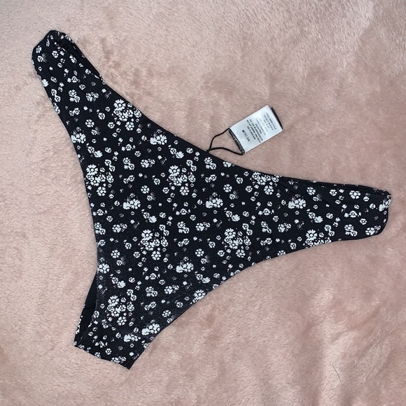 Dippin' Daisys Black and White Floral Bikini - Picture 2 of 2